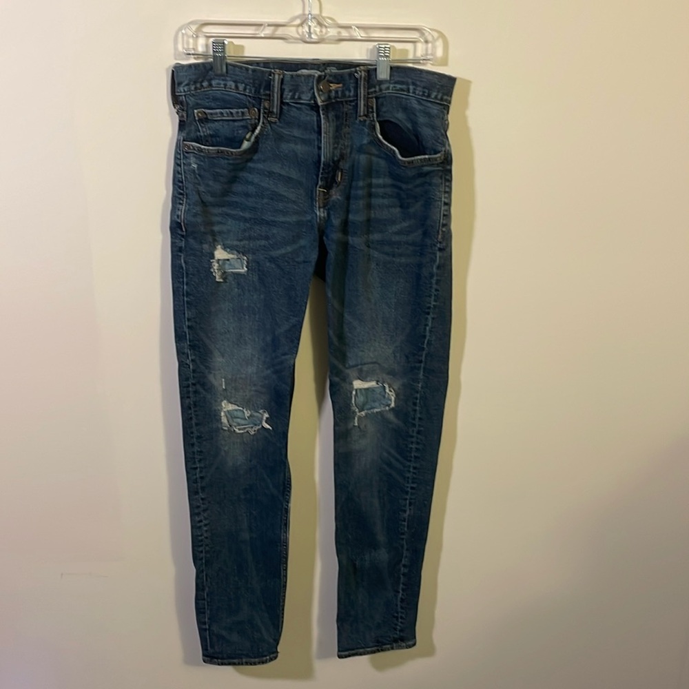 Old Navy Relaxed Slim Taper Distressed Jeans Size 32x32